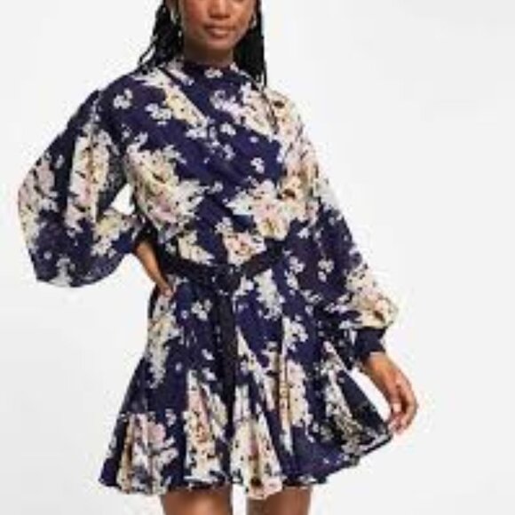 ASOS DESIGN Curve high neck pleated jacquard mini dress with godet detail Sz 4 - Picture 1 of 9